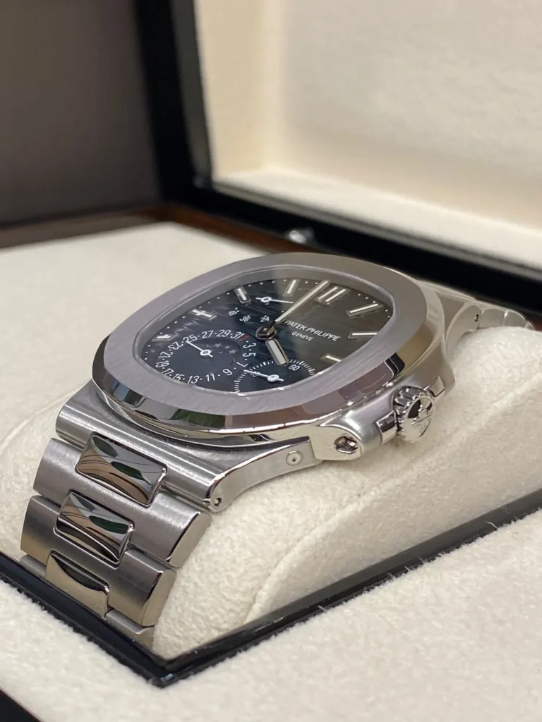 PATEK PHILIPPE NAUTILUS 5712/1A – FULL SET 2022